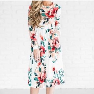 JessaKae White Floral Midi Dress - EUC